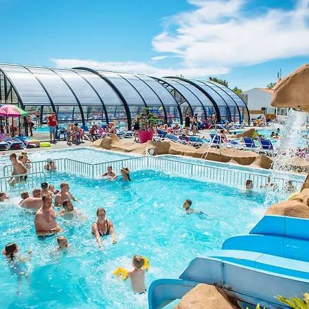 Camping Quest En France Holidays - Mobile At Sur Jard-sur-Mer