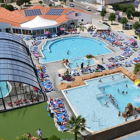 Camping Quest En France Holidays - Mobile At Sur Jard-sur-Mer